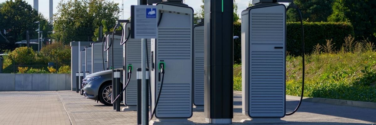 Şarj İstasyonlarında Güneş Enerjisi Kullanımı Ne Durumda